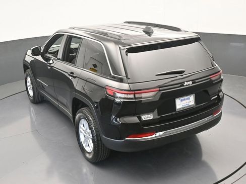 Used 2025 Jeep Grand Cherokee Laredo image 43
