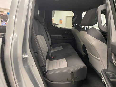 Used 2025 Toyota Tacoma TRD Off-Road image 15