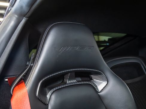 Used 2016 Dodge Viper ACR w/ Exterior Carbon Fiber Package RWD image 39