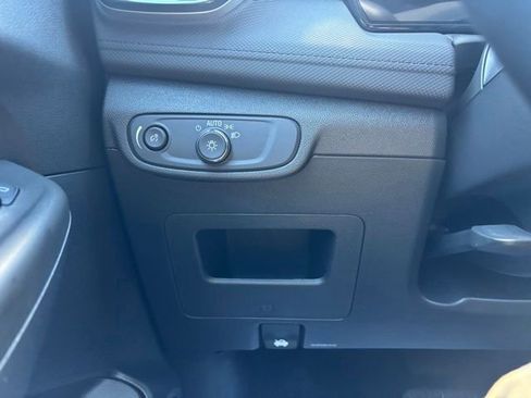 Certified 2025 Chevrolet TrailBlazer LT w/ LT Cold Weather Package AWD/4WD image 15