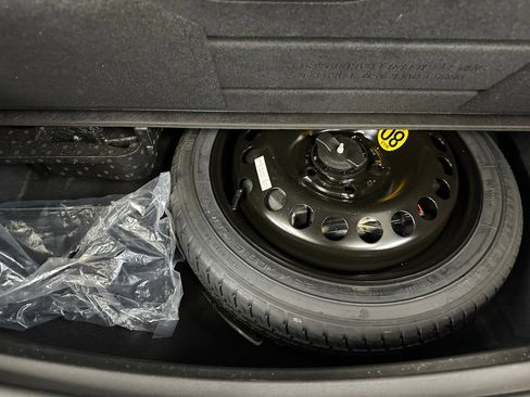 Certified 2024 Buick Encore GX Avenir w/ Avenir Convenience Package image 27