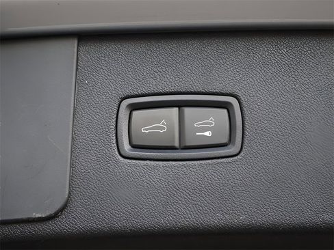 Used 2023 Porsche Cayenne GTS image 17