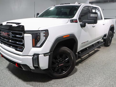 Used 2024 GMC Sierra 2500 AT4 w/ AT4 Preferred Package image 35