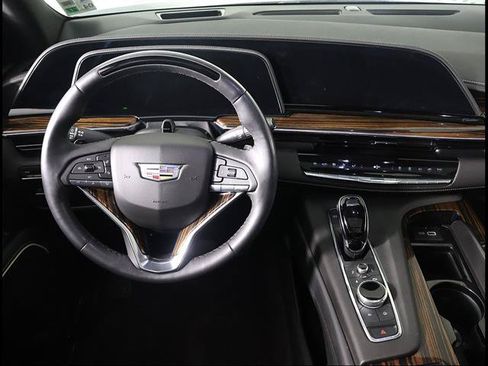 Used 2023 Cadillac Escalade Premium Luxury RWD image 8