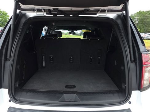 Used 2021 Chevrolet Suburban LT RWD image 9