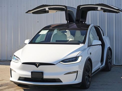 Used 2022 Tesla Model X image 51