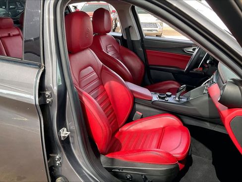 Used 2018 Alfa Romeo Giulia Ti Sport w/ Quick Order Package 22U Sport image 10