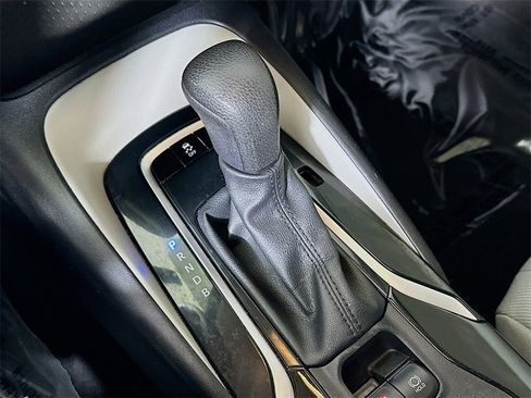 Used 2022 Toyota Corolla LE image 28