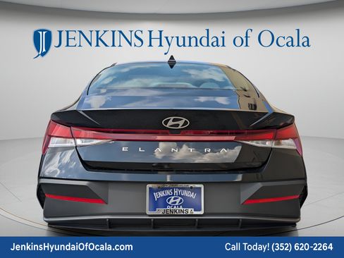 New 2026 Hyundai Elantra SE FWD image 6