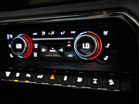 Used 2024 GMC Sierra 2500 AT4X AWD/4WD image 52