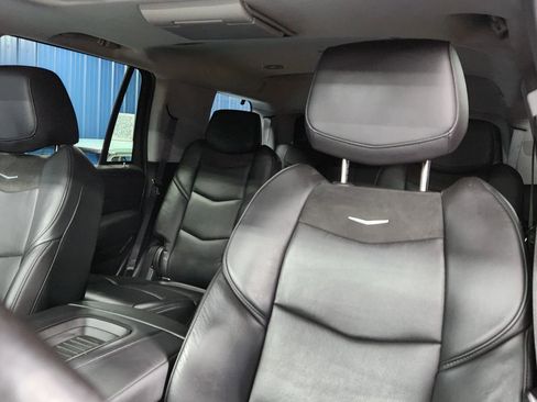 Used 2020 Cadillac Escalade Luxury image 9