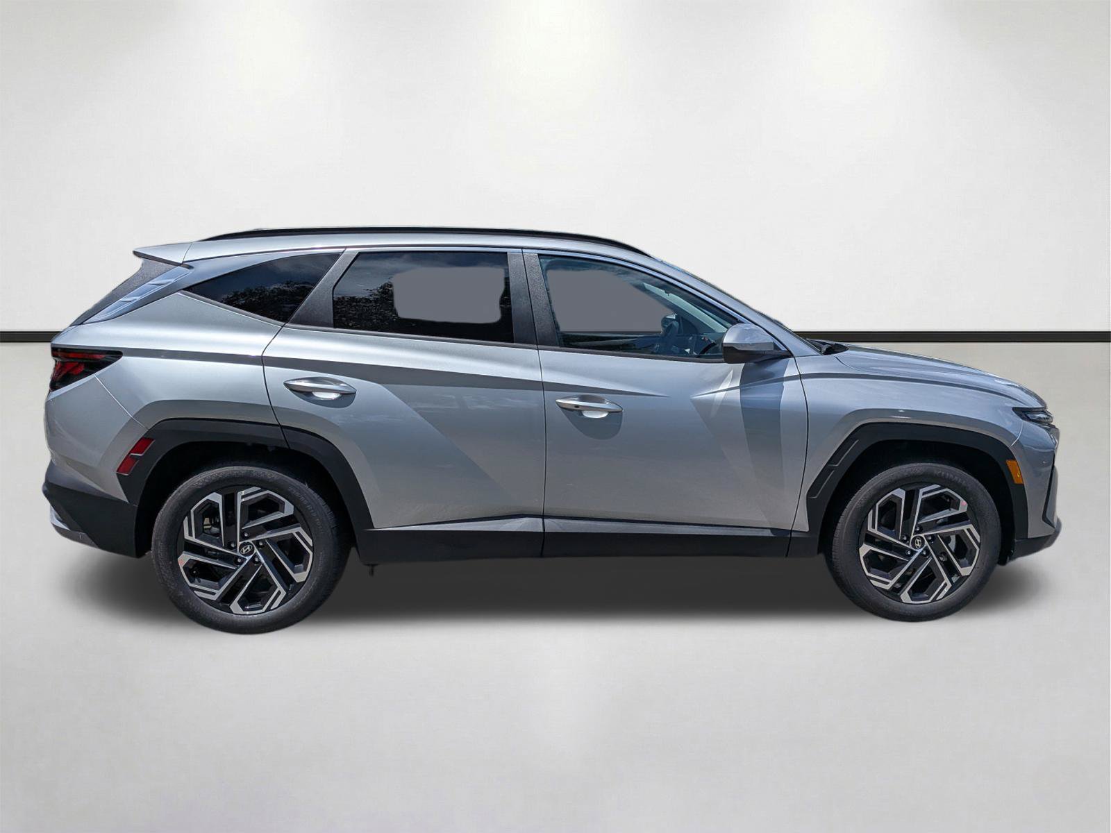 New 2026 Hyundai Tucson Limited FWD image 3