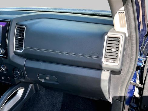 Certified 2022 Nissan Frontier SV RWD image 17