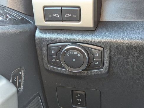 Used 2022 Ford F250 Lariat w/ Chrome Package image 19