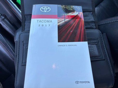 Used 2017 Toyota Tacoma TRD Pro AWD/4WD image 29
