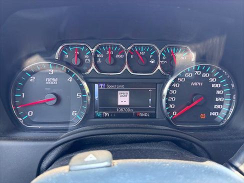 Used 2017 Chevrolet Suburban Premier RWD image 23