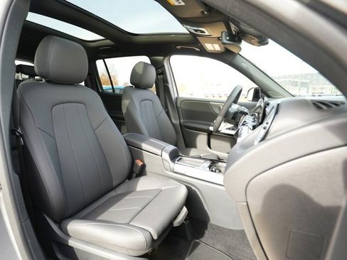 Used 2026 Mercedes-Benz GLB 250 4MATIC image 38