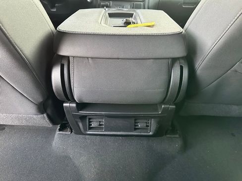 Used 2023 Chevrolet Silverado 1500 Custom image 24