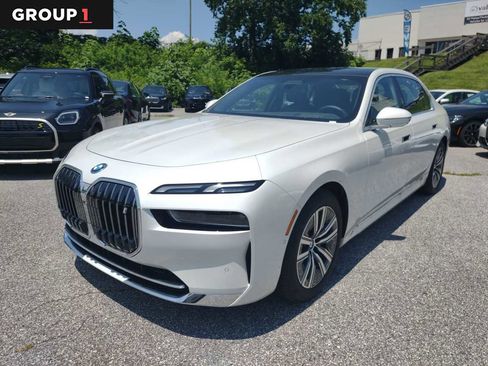 Used 2024 BMW i7 eDrive50 image 1