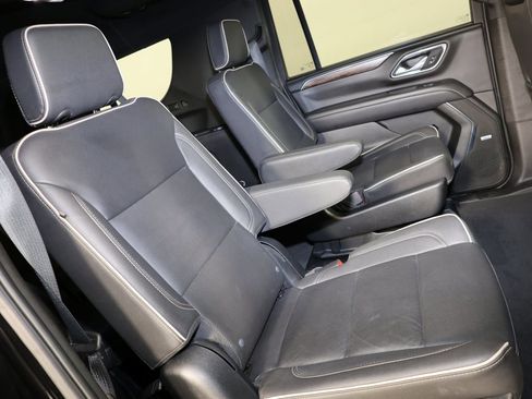 Used 2023 Chevrolet Suburban Premier w/ Advanced Technology Package image 44