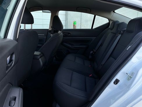 Used 2025 Nissan Altima 2.5 SV image 12