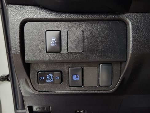 Used 2023 Toyota Tacoma SR image 38