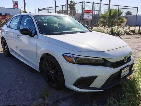 Certified 2022 Honda Civic Sport image 2