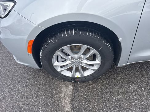 New 2026 Chrysler Pacifica Select image 9