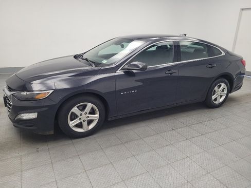 Used 2023 Chevrolet Malibu LT FWD image 2