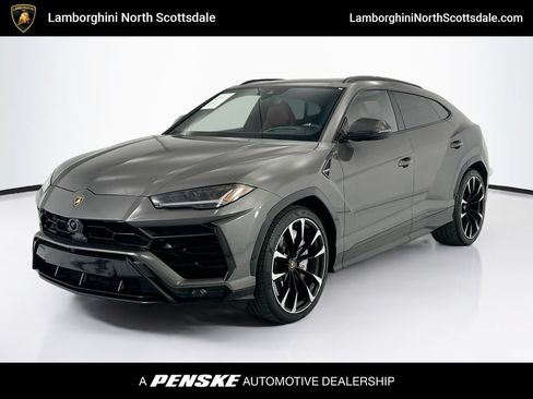 Used 2022 Lamborghini Urus AWD/4WD image 1