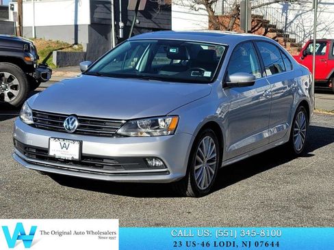 Used 2015 Volkswagen Jetta SE image 3
