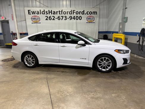 Used 2019 Ford Fusion SE image 9