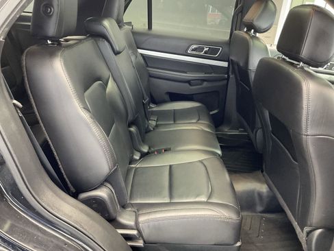 Used 2017 Ford Explorer XLT w/ Equipment Group 202A image 17