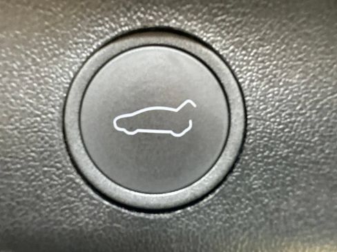 Used 2023 Tesla Model Y Long Range AWD/4WD image 25