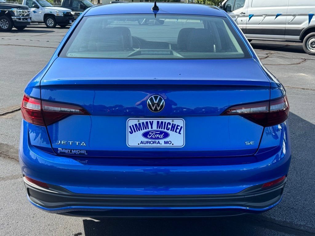 Used 2024 Volkswagen Jetta SE FWD image 26