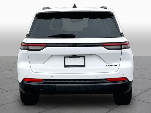 Used 2023 Jeep Grand Cherokee Limited w/ Black Appearance Package RWD image 5