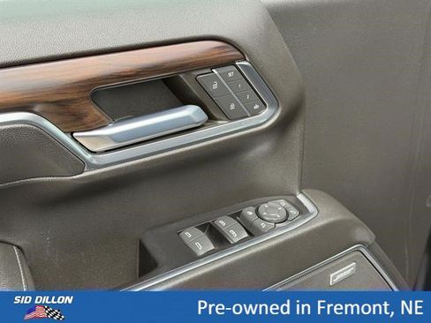 Used 2022 GMC Sierra 1500 SLT w/ SLT Premium Plus Package AWD/4WD image 13