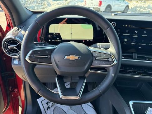 Used 2025 Chevrolet Equinox LT image 23