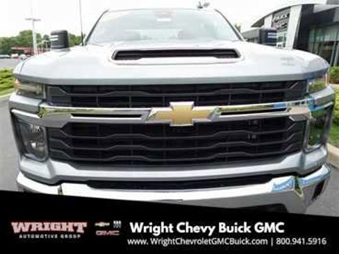 Used 2024 Chevrolet Silverado 2500 LT image 9