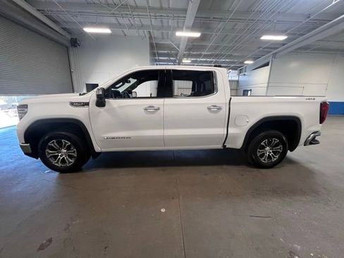 Used 2025 GMC Sierra 1500 SLT AWD/4WD image 6
