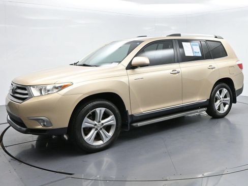 Used 2013 Toyota Highlander Limited FWD image 3