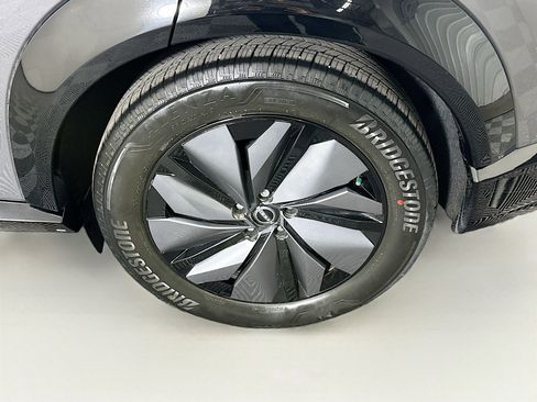 Used 2023 Nissan Ariya FWD image 11