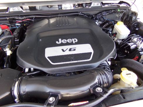 Used 2014 Jeep Wrangler Sport AWD/4WD image 25