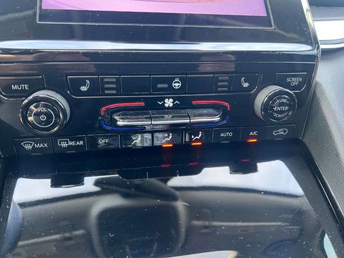 Used 2021 Jeep Grand Cherokee L Laredo w/ Luxury Tech Group I image 13