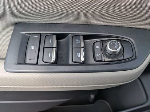 Used 2025 Subaru Forester Premium AWD/4WD image 11