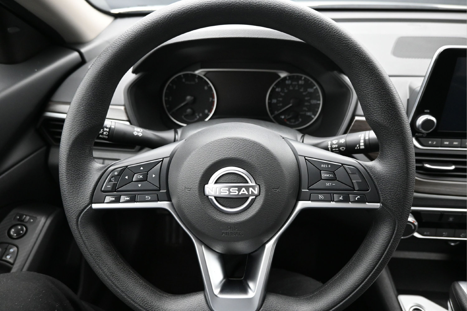 Used 2025 Nissan Altima 2.5 SV FWD image 9