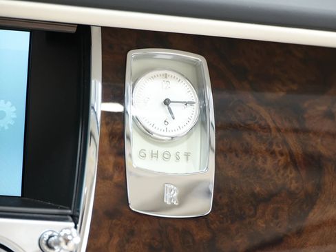 Used 2017 Rolls-Royce Ghost RWD image 47