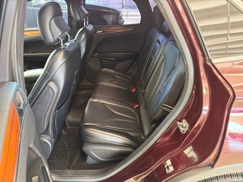 Used 2018 Lincoln MKC Select w/ Select Plus Package FWD image 23