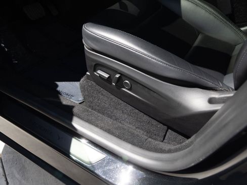 Used 2026 Tesla Model Y Long Range AWD/4WD image 12