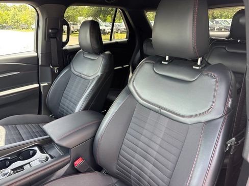 Used 2026 Ford Explorer ST-Line w/ ST-Line Street Pack RWD image 9